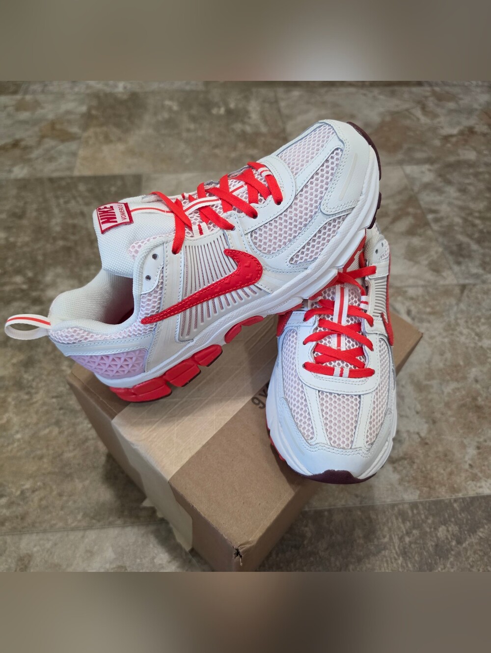 Nike Air Zoom Vomero 5 sneakers / Youth Size 6 - Fits A Women's 7.5